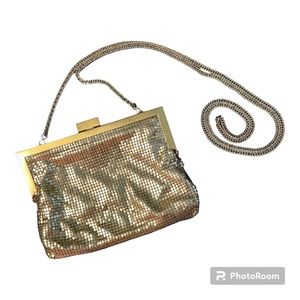 Whiting & Davis gold metal mesh purse w/ snap clasp on top / 48" chain strap EUC